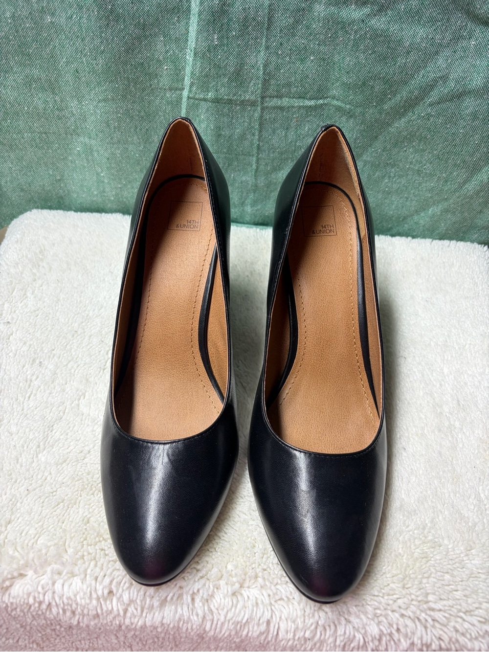 14th & Union  Black Leather Women’s Pumps